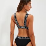 mujer top de bikini penniti ropa Ellesse negro PZZNT154 - Image 3